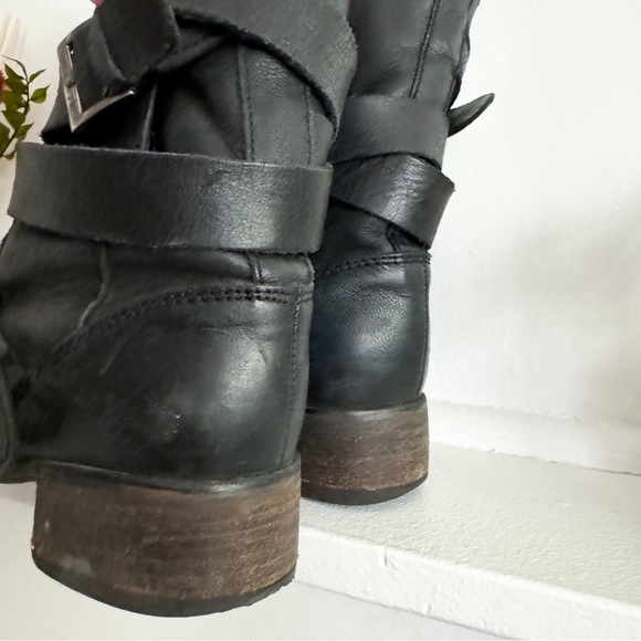 Steve Madden ‘Brewzzer’ Belted Boots - Picture 5 of 9